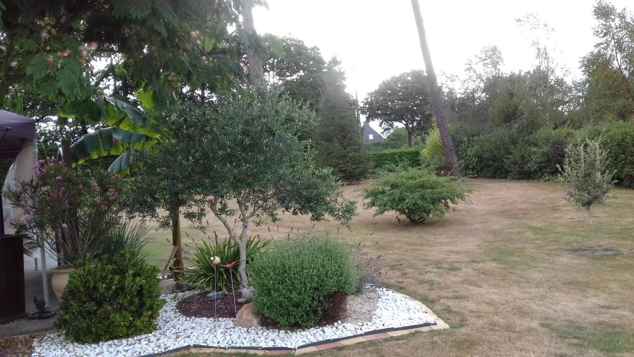 Chambre Chez L Habitant Malguenac Exteriér fotografie